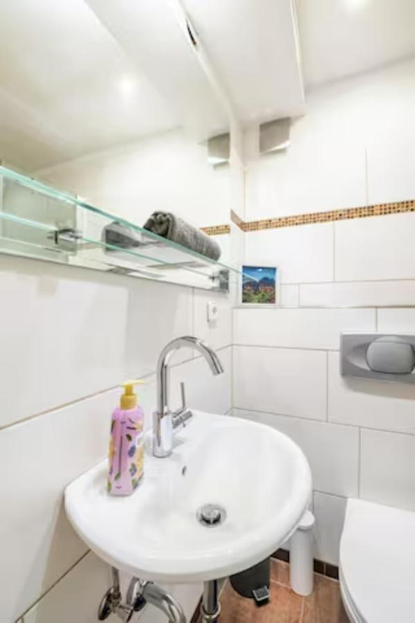 Gemuetliche 3-Zkb Wc Souterrainwohnung In Bestlage Hamburg Exterior photo